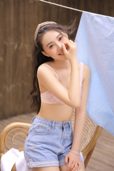 电影湿濡的女人
